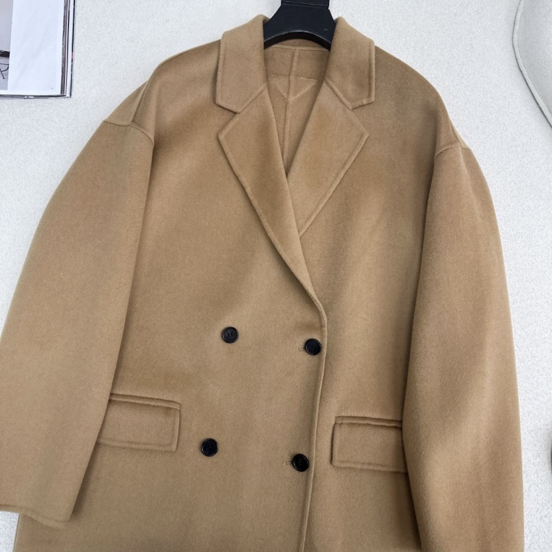 Pra*a outwear